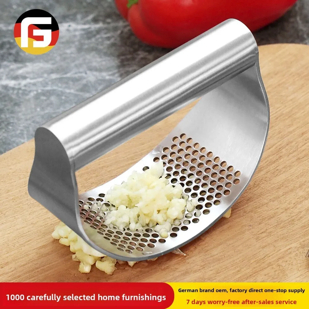 

Mini Stainless Steel Handheld Press for Ginger Garlic Mincer Food Grade Metal Ring Grinder for Kitchen Herb Crushing Tool