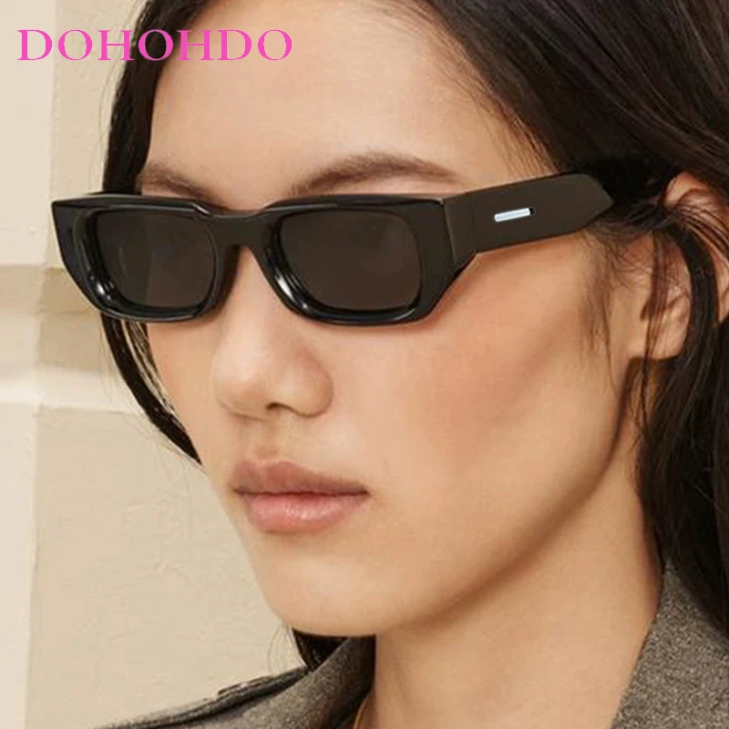 

Fashion Small Frame Square Sunglasses Women Men Classic Rivet Design Outdoor Driving Travel Sunglasses UV400 Gafas De Sol Mujer