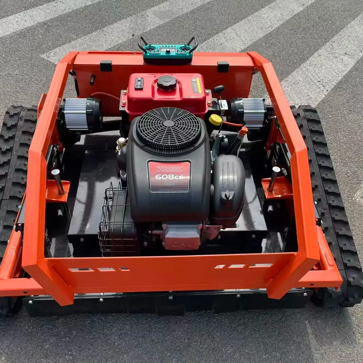 „608CC Hochleistungs-Rasenmäherroboter: 4000 ㎡ /h Mähseffizienz, Doppelklingen und Not-Aus-Taste, hoher Wirkungsgrad "