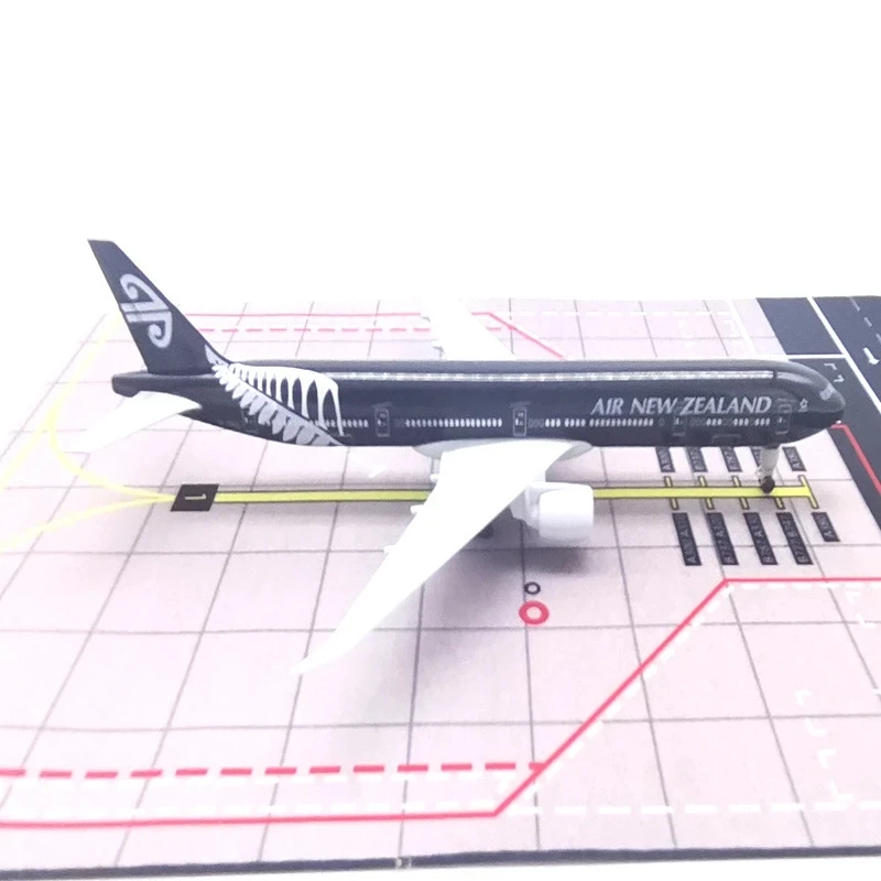 20CM 1/400 Scale B777 NEWZEALAND Airlines Airplane Diecast Metal Alloy Plane Model Toy Aircraft For Collection