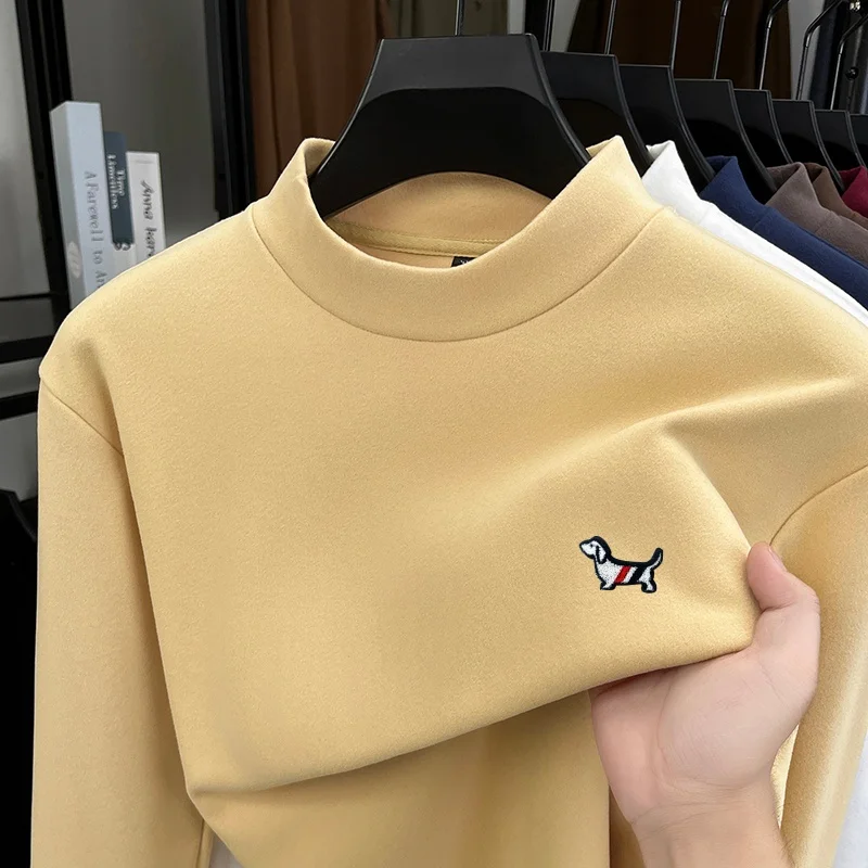 العلامة التجارية الفاخرة الرجال شبه عالية الرقبة المخملية طويلة الأكمام تي شيرت الخريف الشتاء جديد الكلب طباعة قاعدة قميص ملابس رجالية غير رسمية متعددة الاستخدامات