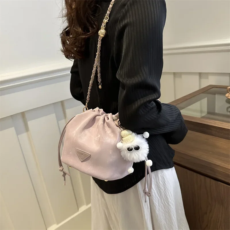 Bao Cross-border High-quality Texture Bucket Bag 2024 New Chain Crossbody Bag Minority Pumping Foreign Gas Bucket Shoulder Bag