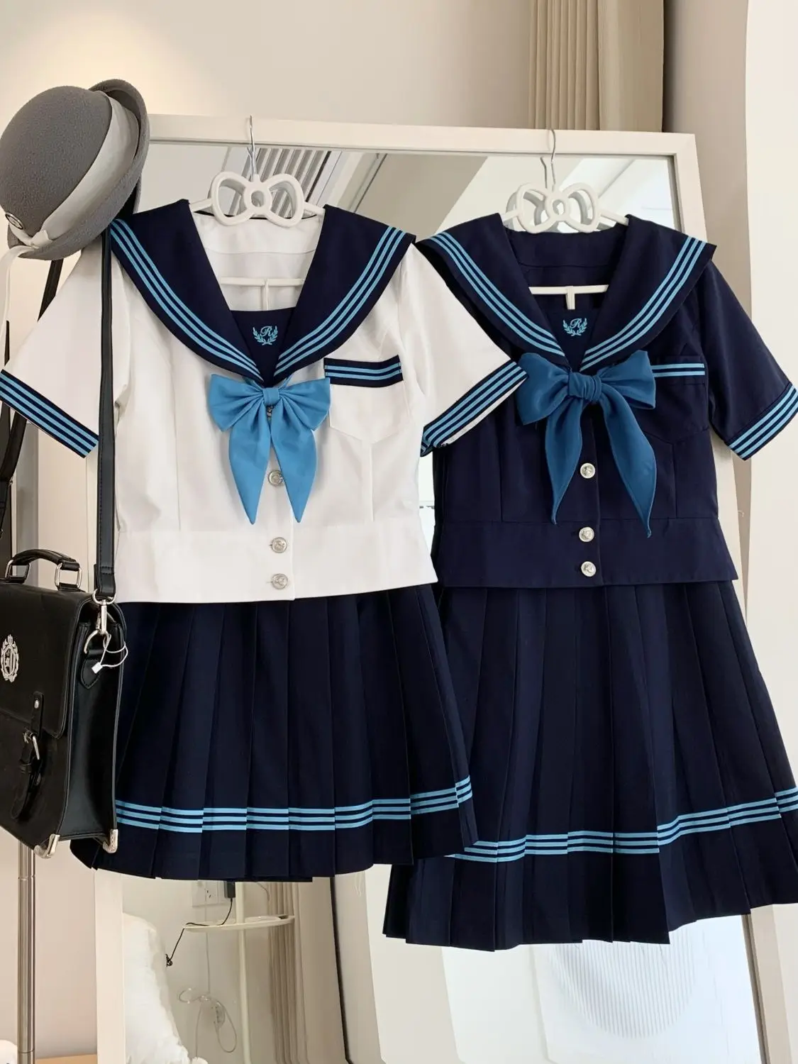 

Japan JK Uniform Sailor Outfits Preppy Style Blue and White Mixed Color Stripe Short Sleeves Top Pleated Skirt Suit For Girl