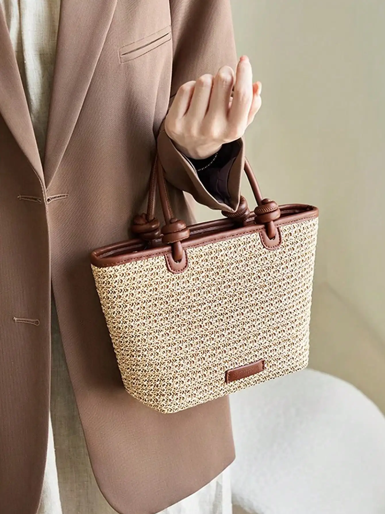 Vacation Beach Style Grass Woven Bag Handheld Crossbody Bag 2024 New Western Style Rope Knot Vegetable Basket Bag Woven Bag