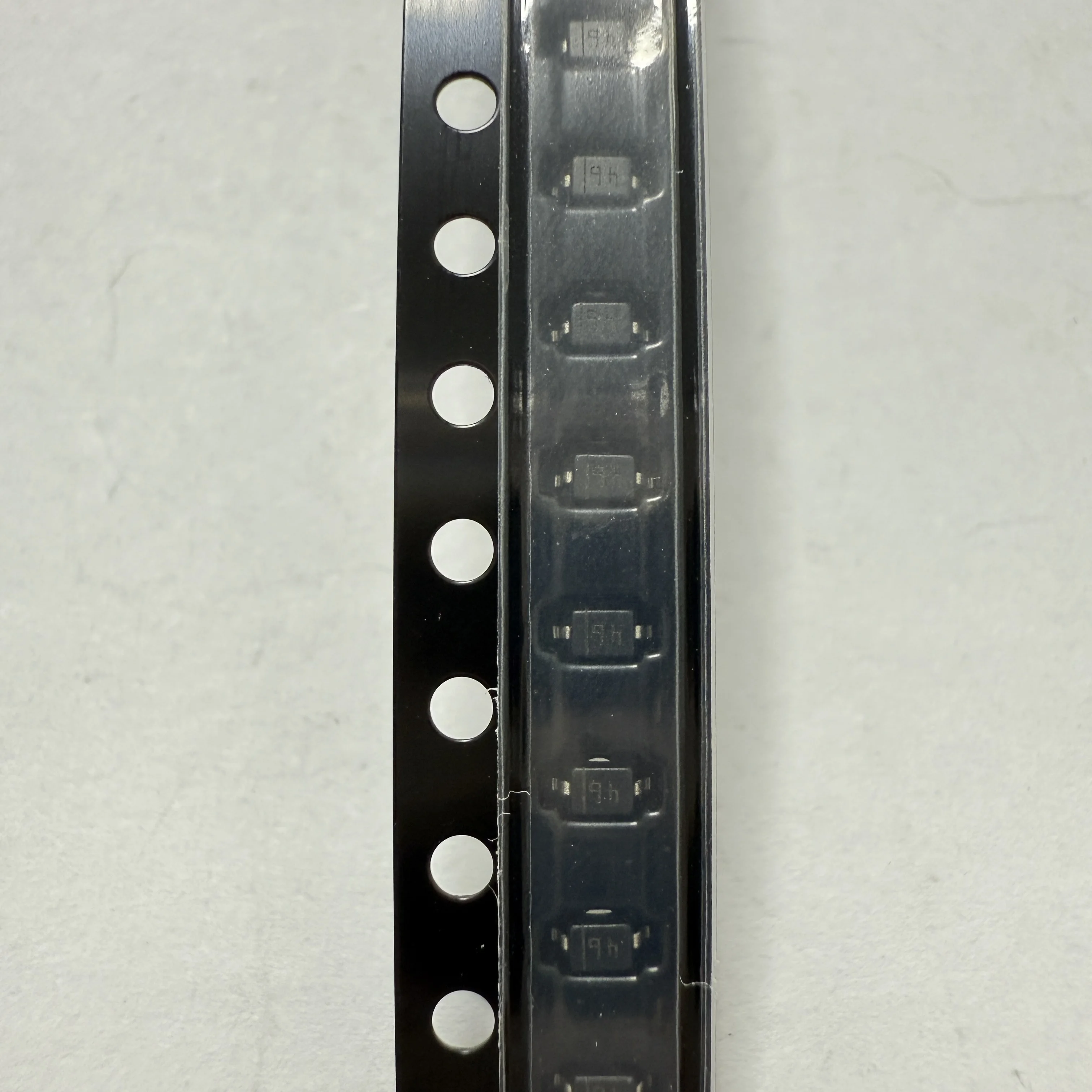 25PCS/LOT(Diodes) BAT46JFILM