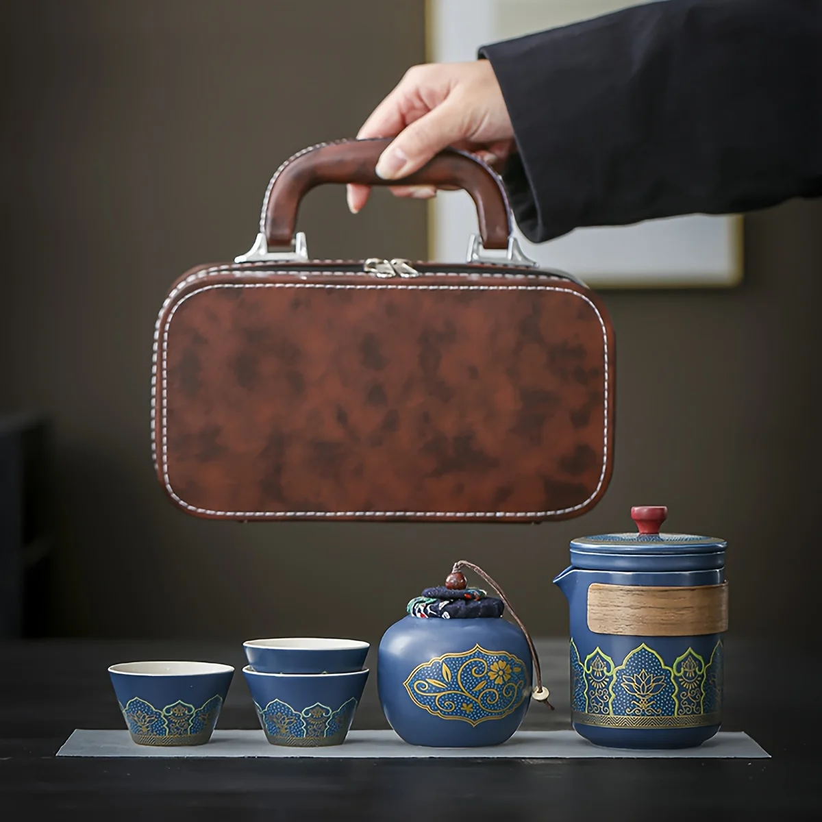 1 Set Travel Tea Set Portable Kung Fu Tea Set Ceramic Teapot Tea Canister Tea Cup Outdoor Quick Cup Tea Canister Leather Bag