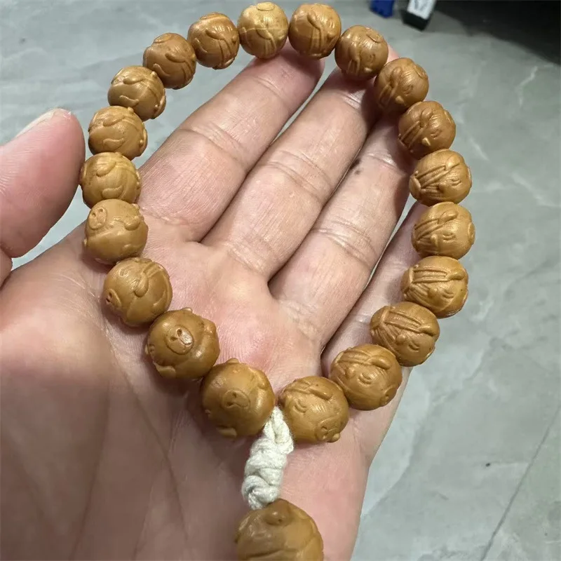 

Monkey Back Small Capybara Fashion Bracelet Men And Women