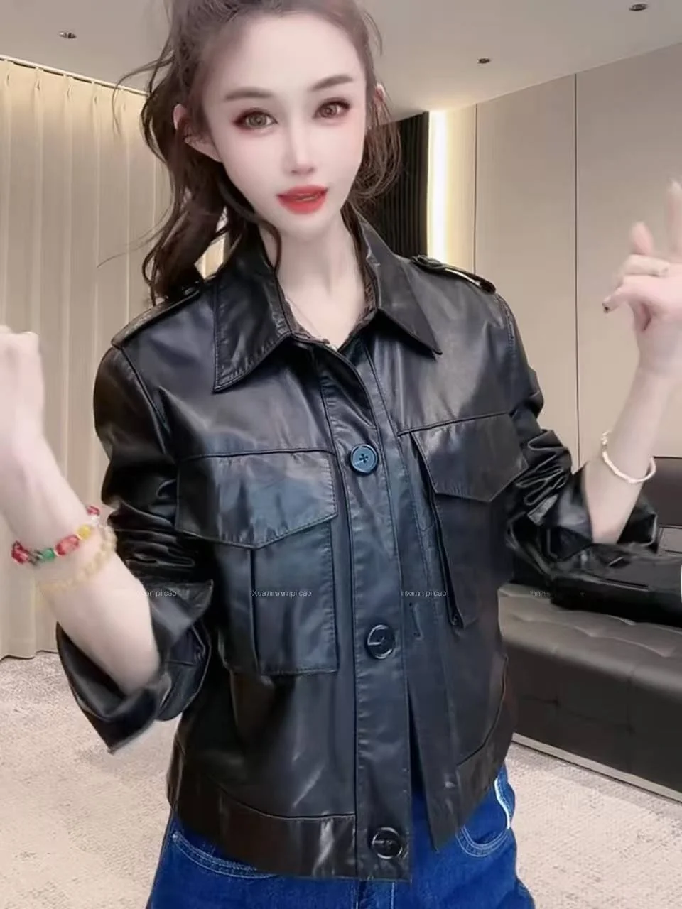 

New 2026 Women's Genuine Leather Motorcycle Jaet Zipper Oil Wax Outerwear Faionable eepskin Coat Long Sve Regular Fit