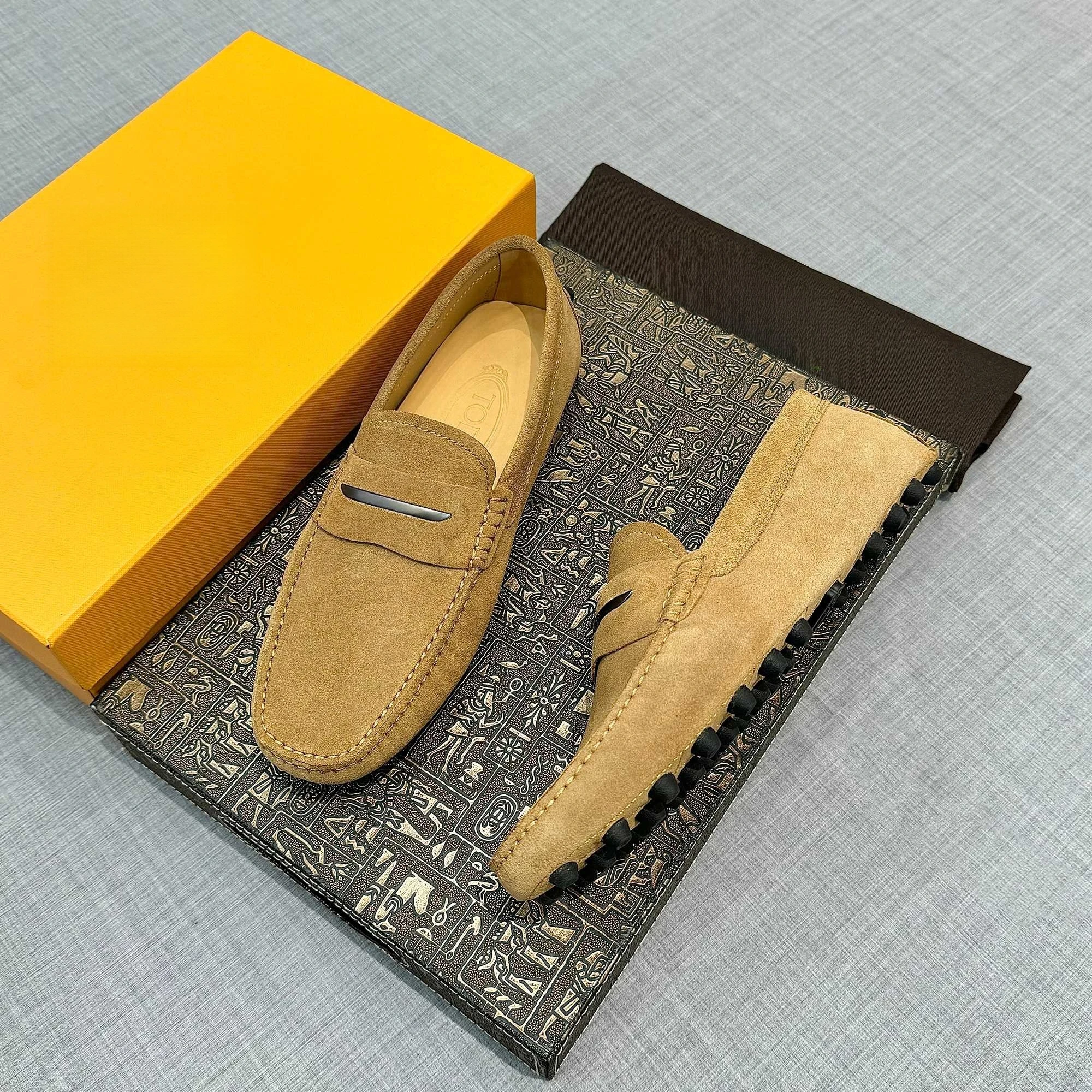 

To Men Spring New Suede Driving Shoes Soft Sole Loafers Breathable Slip On Casual Shoes for Men Anti Slip Business Lightweight