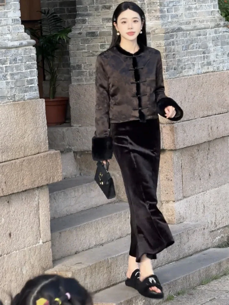 

Новый модный и универсальный высококачественный новый жакет на пуговицах в китайском стиле и полуюбка, элегантный комплект из двух предметов для женщин