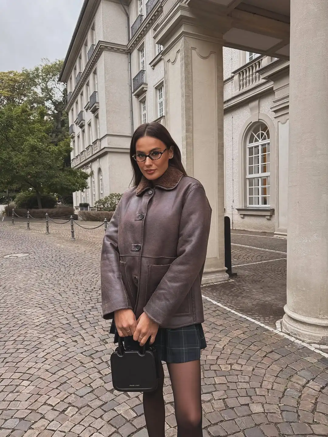 女性ファッションラムウール襟レザーコートカジュアルラペルフルスリーブシングルブレストショートジャケットレディース冬ストリートアウター