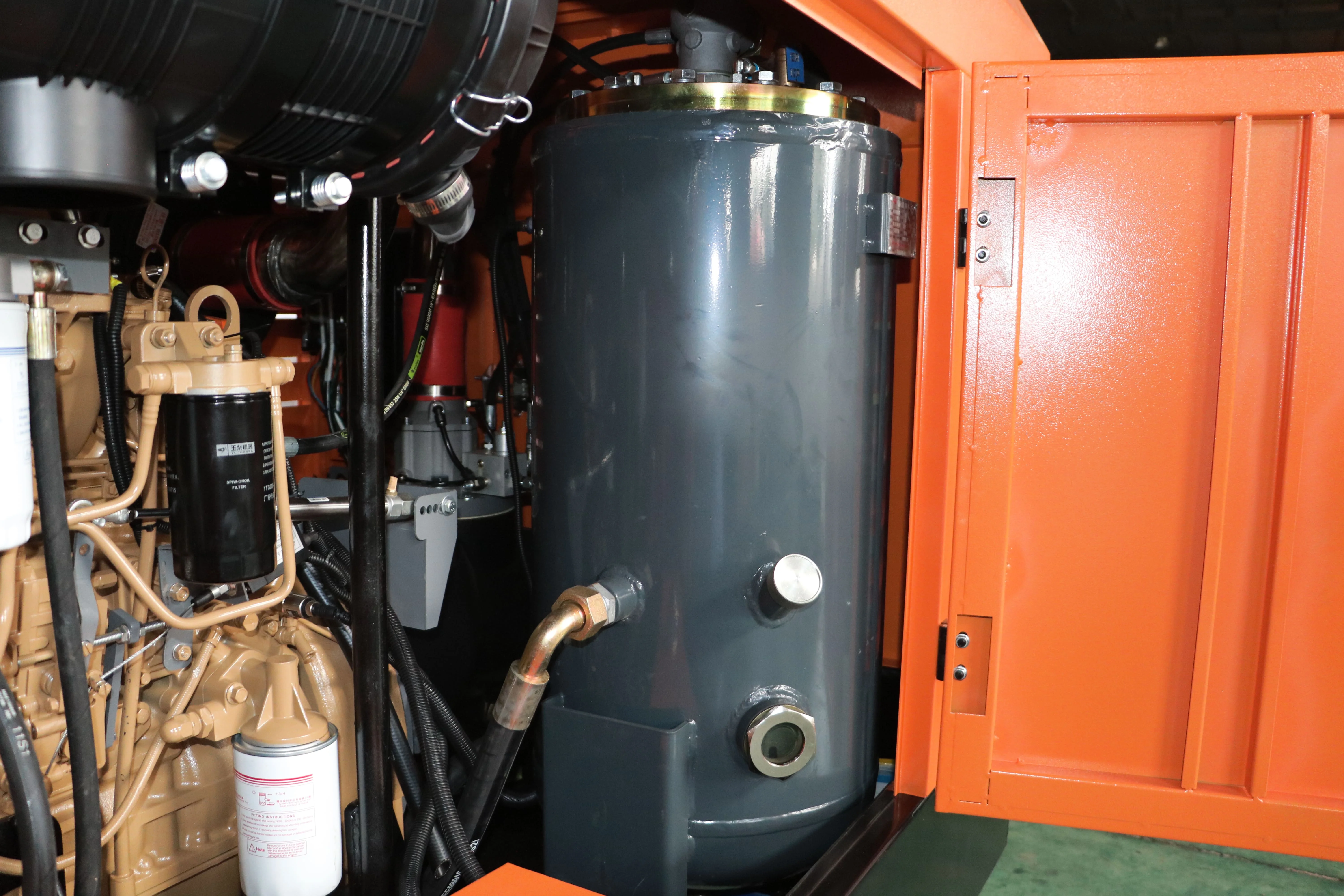 ضاغط هواء ديزل محمول 10 بار 10 م 3 / دقيقة للتعدين والبناء