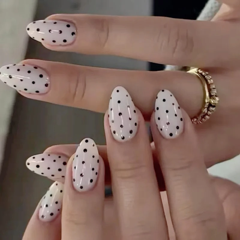 

Simple French Polka Dots Round Almond False Nails Hyperbole Leopard Extra Long Pointed Fake Nails Art Charm Press on Nails Tool