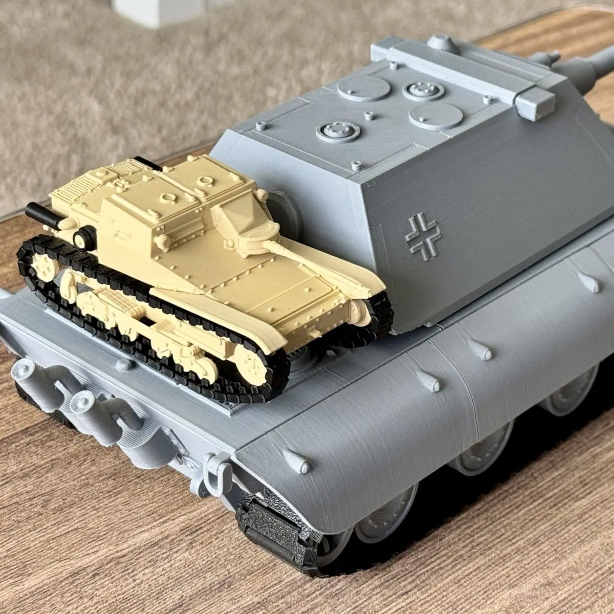 

Italian L33/33CC Light Tank Model，Desktop Decor Collectible Military Model