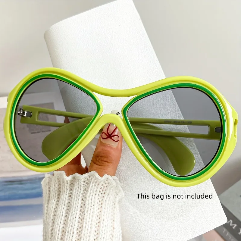 New trendy retro millennial style glasses, fashionable multi-functional casual glasses, suitable for women's daily wear