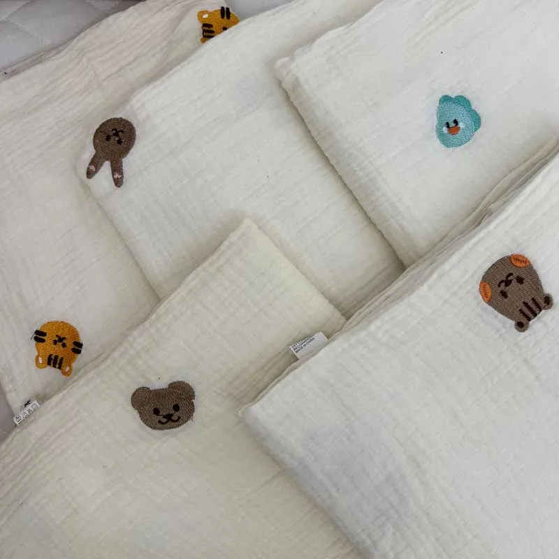 Ins Hot Newborn Baby Blanket Korean Bear Bunny Squirrel Embroidery Kids Sleeping Blanket Cotton Bedding Accessories