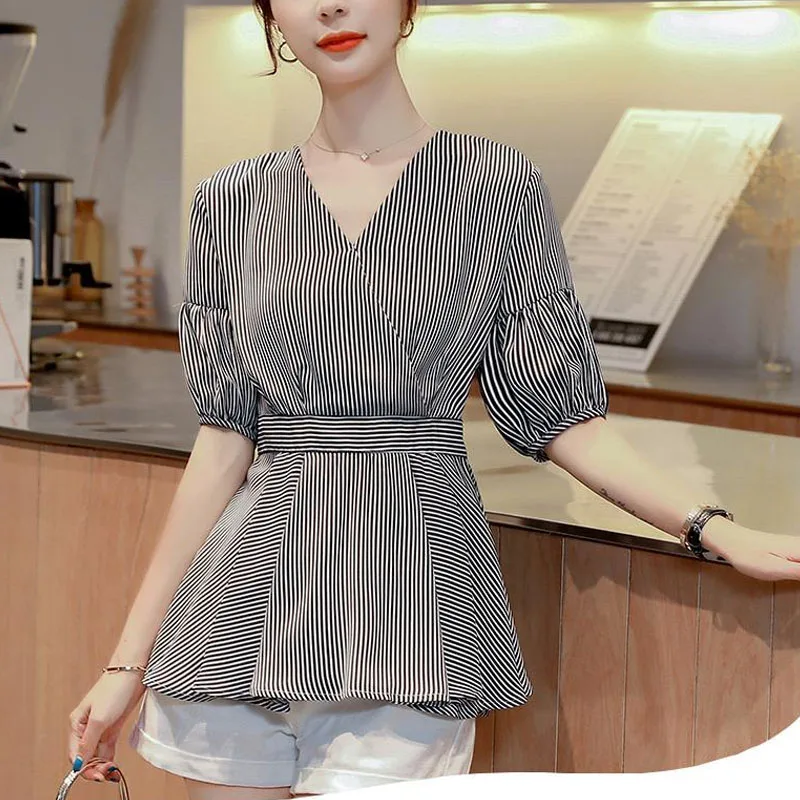 Women\'s New Summer Pullovers V-Neck Stripe Spliced Slim Appear Thin Versatile Fashion Half Sleeve High End Chiffon Shirt Top