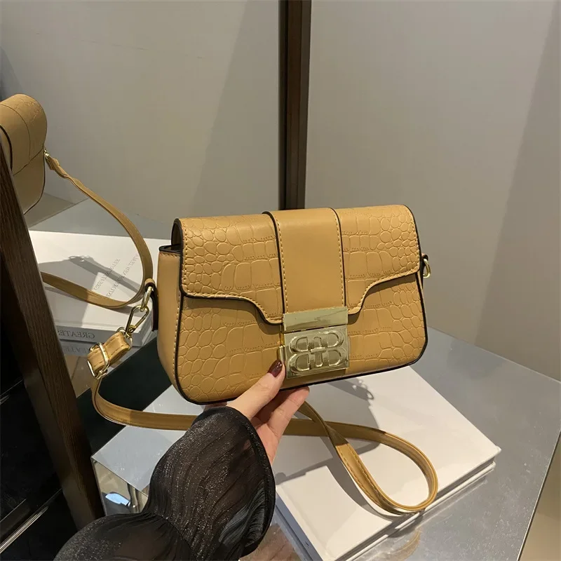 Underarm bag women's niche design temperament messenger bag retro high-end small square bag