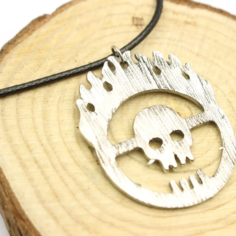 Mad and M-a-x Series Skull Necklace Science Fiction Movie Series Fashion Punk Style Exquisite Pendant Necklace Movie Fans Gifts