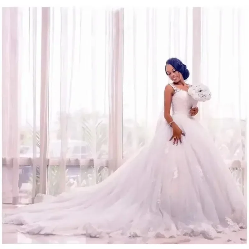 Customized African Black Girls White Wedding Dress With Lace Applique Sleeveless Country Garden Bridal Gown Custom Made Plus Siz