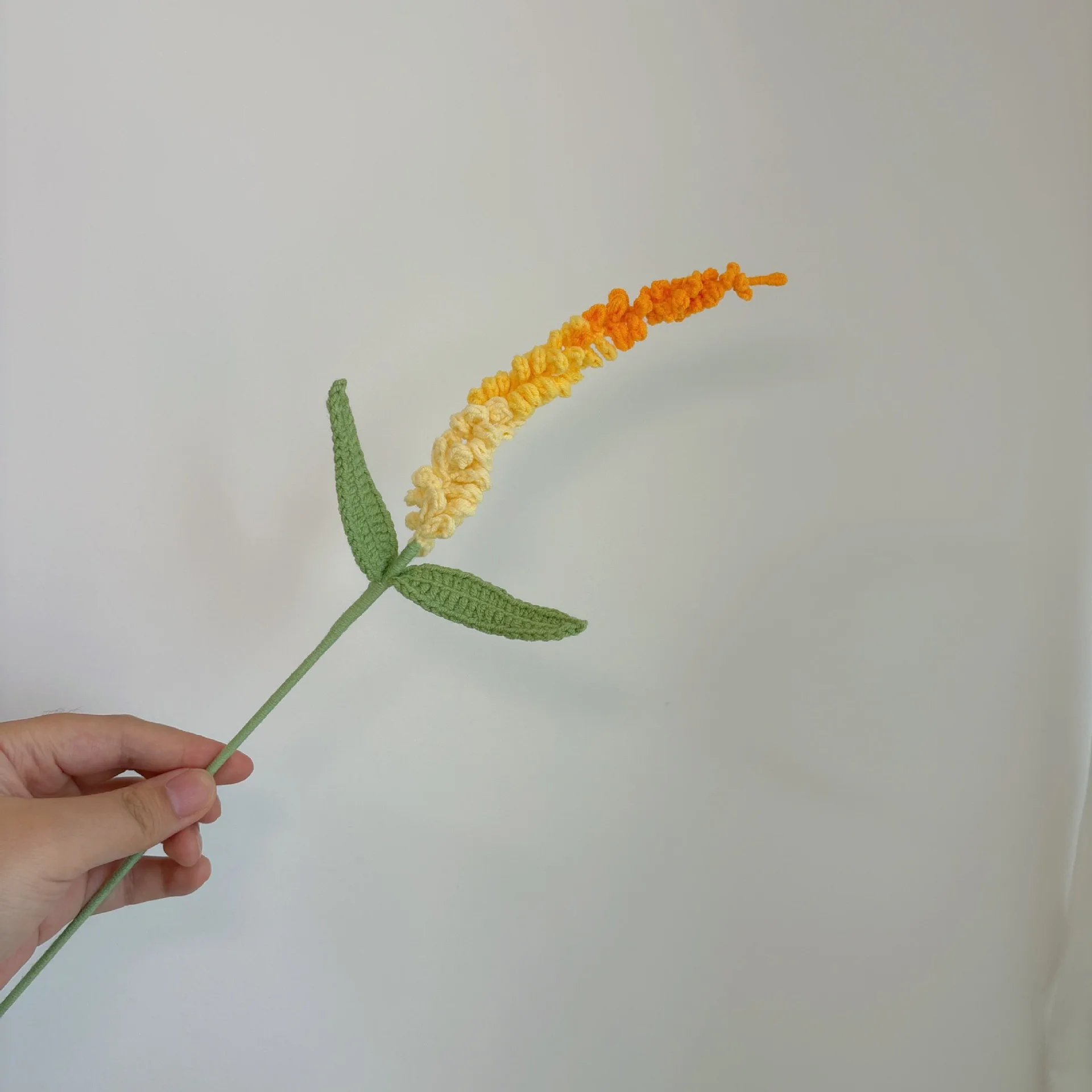 Gehäkelte Lavendelblütenzweige, handgefertigter, gewebter Lavendelstrauß, kreatives Kunstblumen-Geschenk, Raum- und Hochzeitsdekoration – Detail 3