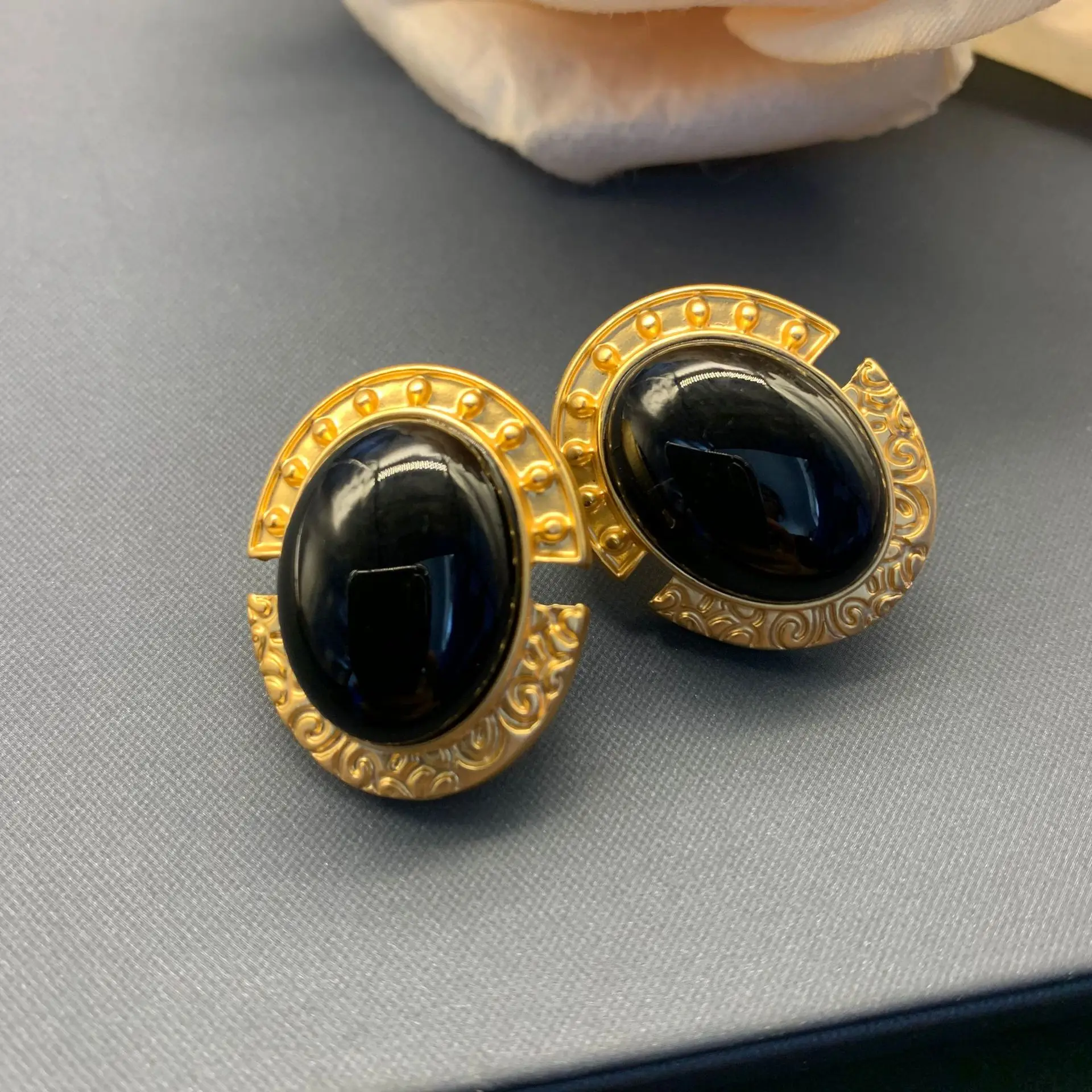 Vintage Oval Black Blue Stone Stud Earrings For Women Jewelry Runway Party T Show Fancy Trendy Boho INS Japan Korea