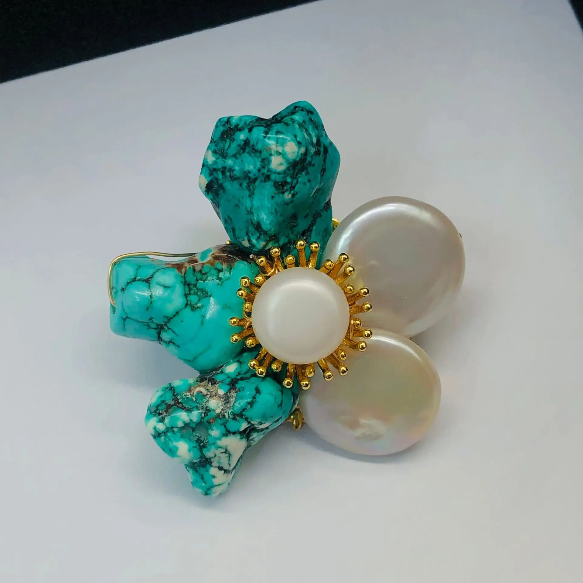 Flower brooch, natural pearl turquoise, hand-wound female corsage, original design, wholesale by the manufacturer, one piece is