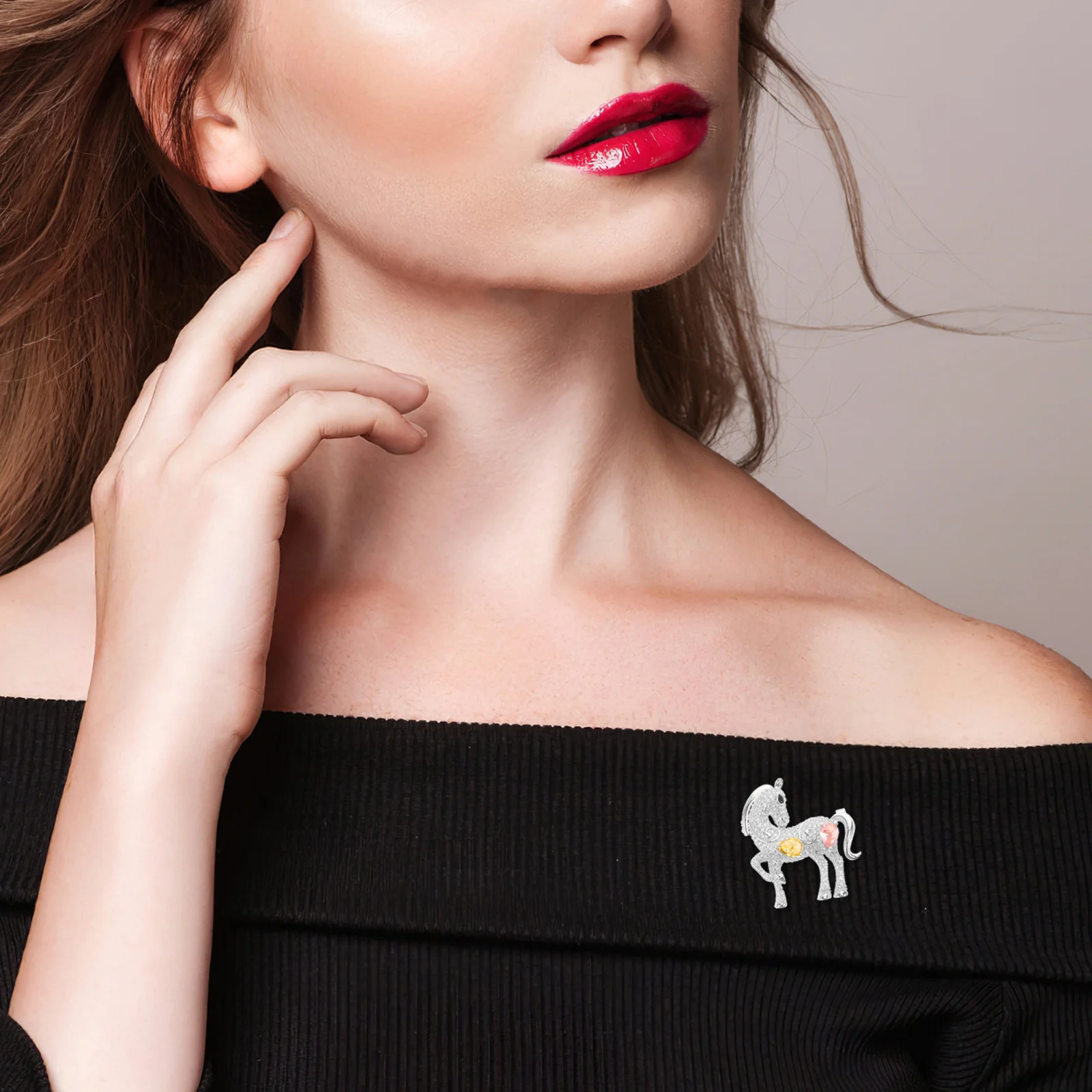 

Diamond Embedded Brooch Crystal Rhinestone Pin Elegant Fashion Jewelry Party Accessory Wedding Gift Luxury Style Embellishment