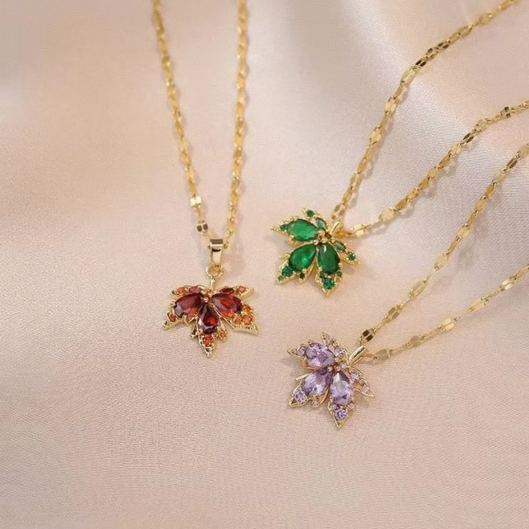 Bestselling Light Luxury Maple Leaf Pendant Necklace, Fashion Jewelry for Women, Versatile for Daily Wear.