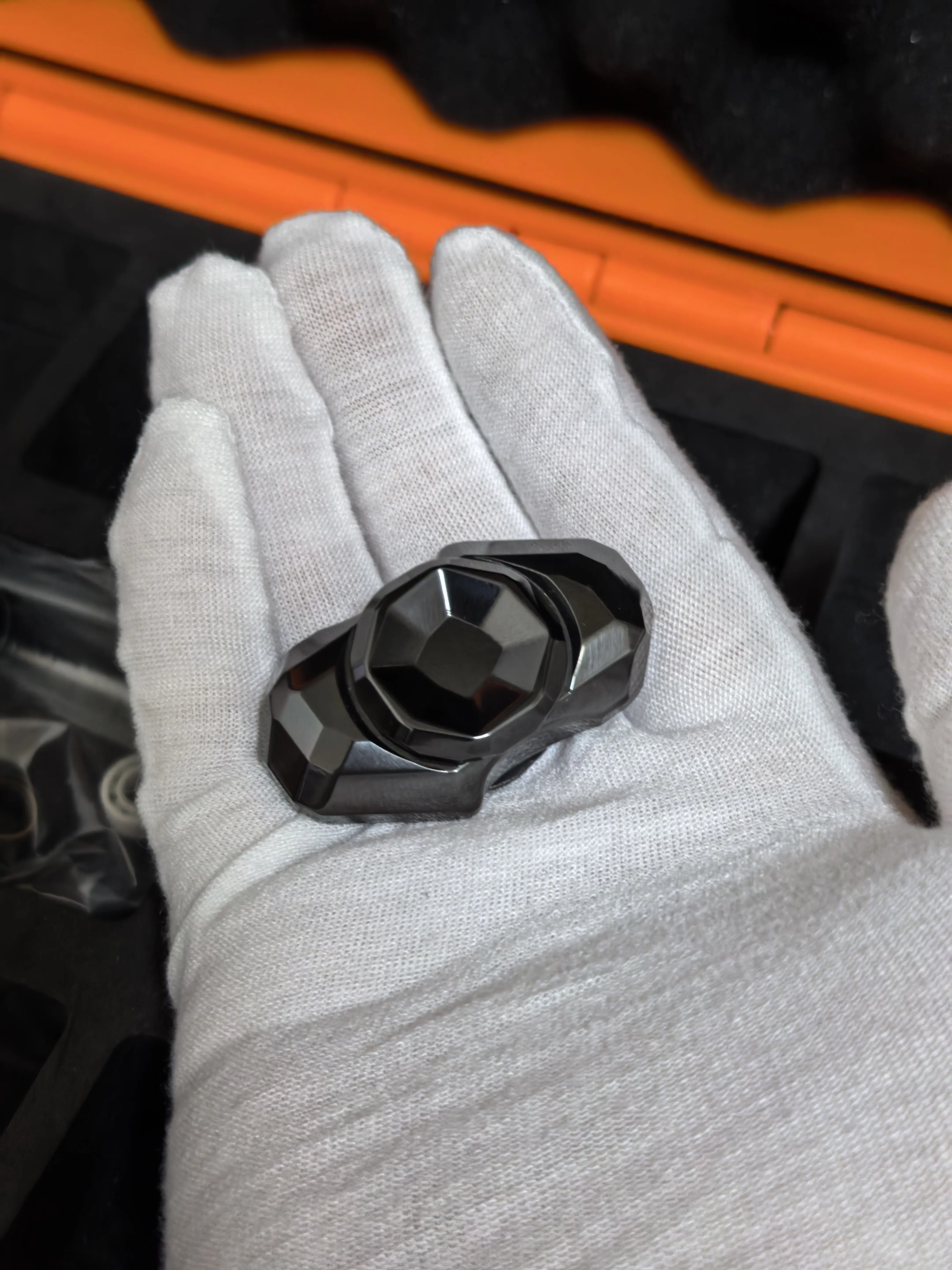 Used LQedc Lava Gyro, Zirconium Gyro EDC Desktop Decoration