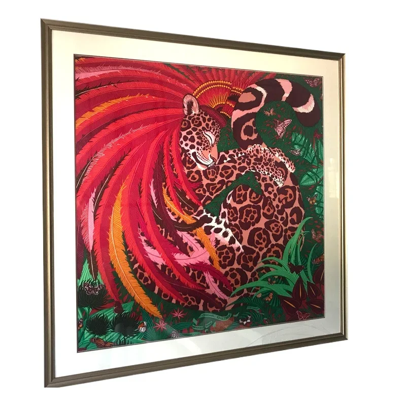 وشاح حريري مثبت على شكل وشاح، إطار صورة مثبت على اللوحة، إطار صورة معدني من الخشب الصلب، مصباح معلق على الحائط فاخر