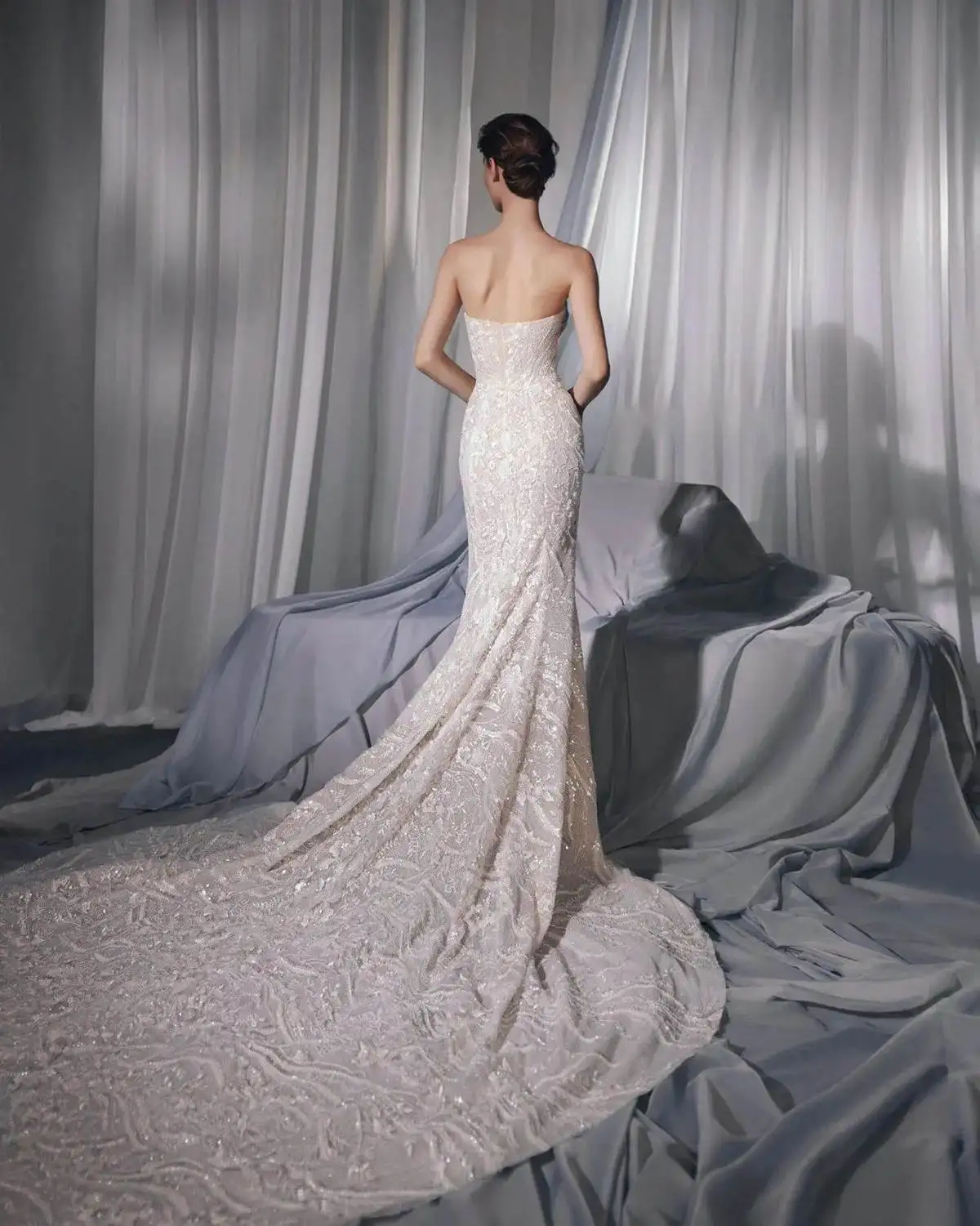 우아한 인어 웨딩 드레스 아플리케 구슬 장식 민소매 신부 가운 분리형 코트 트레인 Vestido De Noiva 맞춤형