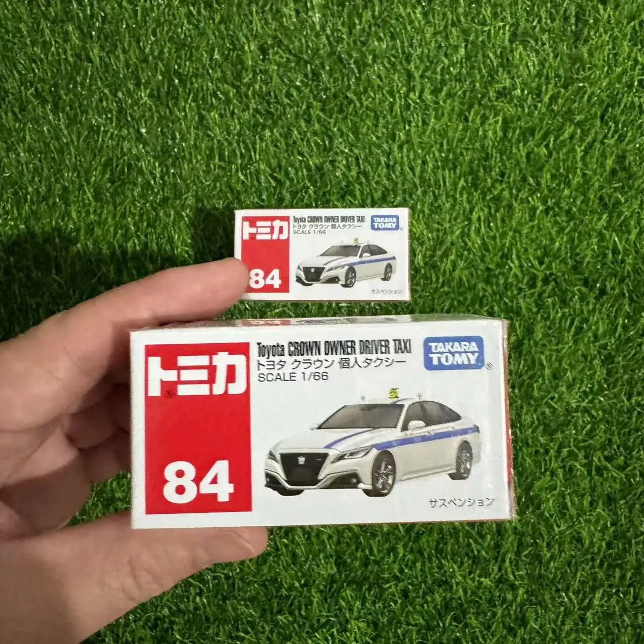

Takara Tomy Tomica NO.84 Crown Personal Taxi Casting Static Alloy Car Vehicle Diecast Metal Mode Collection Display Boy Toy Gift