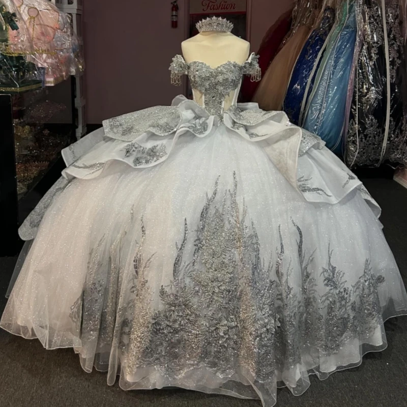 

Silvery Shiny Quinceanera Dresses Off Shoulder Ball Gown Sweet 16 Dress Applique Lace Bow Tull Beads Birthday Party Vestidos 15
