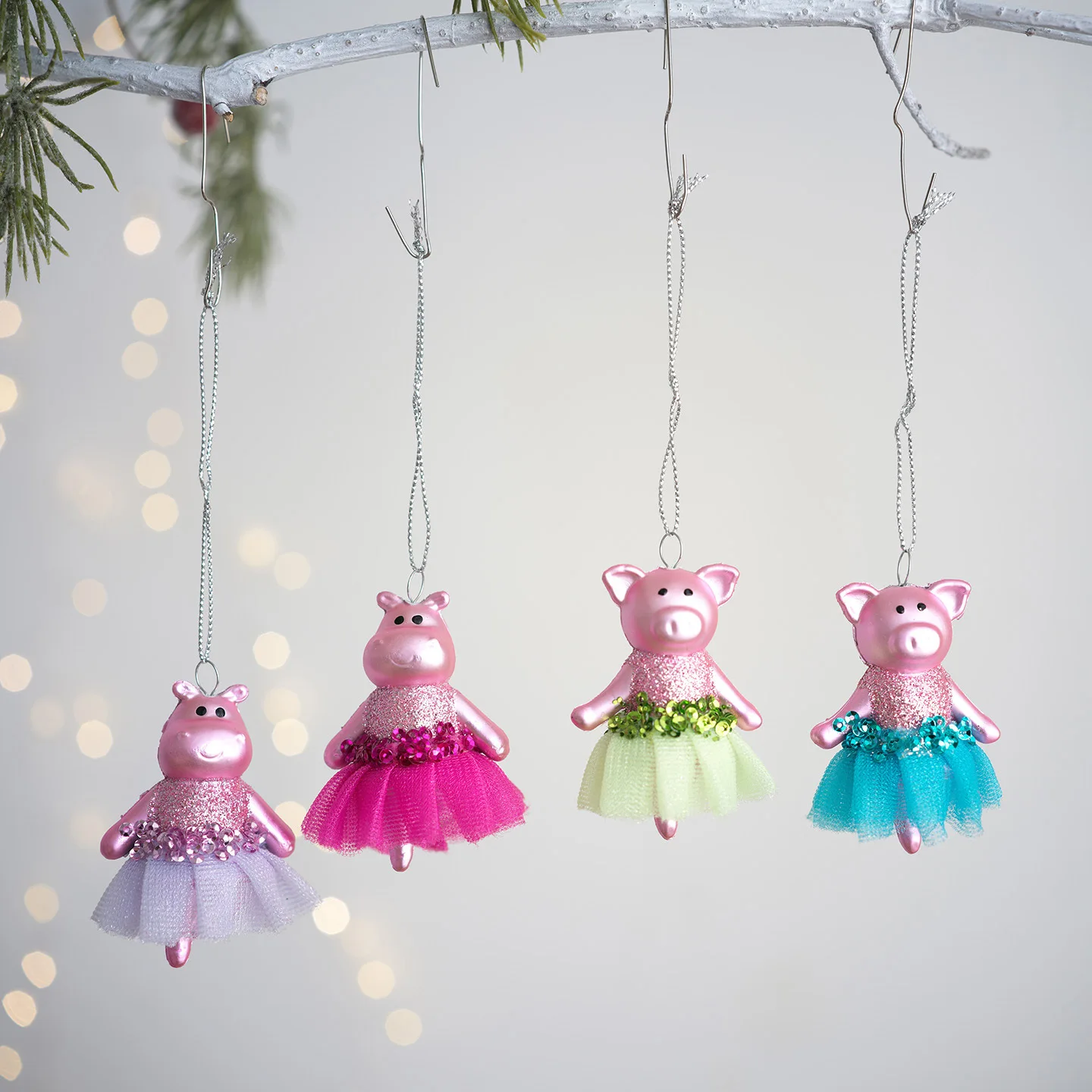 

4Pcs Christmas Piggy Creative Pendant Christmas Tree Decoration DIY Cherub Pendant Car Decoration Cartoon Accessories