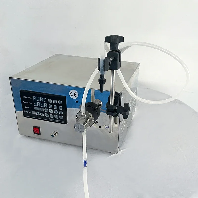 LY-138 مضخة مغناطيسية أوتوماتيكية كاملة باستخدام الحاسب الآلي آلة تعبئة سطح المكتب أداة تعبئة السوائل اختياري رؤوس واحدة أو مزدوجة للمشروبات الغازية #6