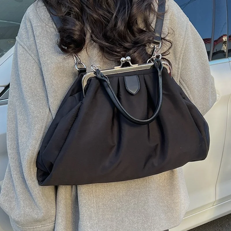 

Korean Classic Backpack Top Handle Delicate Buckle Design Evening Buckle Pleated Cloud Shoulder Bag Large Capacity Shell Bag