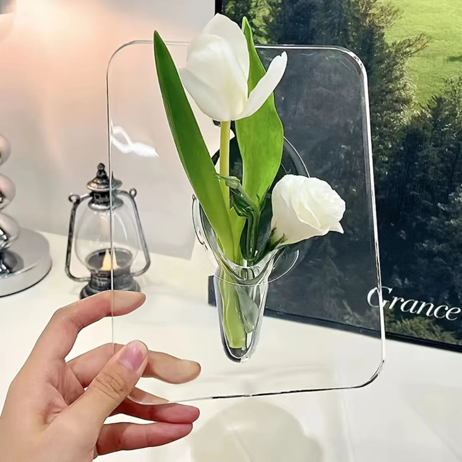 

Exquisite Transparent Acrylic Flower Vase - Unique Artistic Design for Artificial Flowers, Faux Flowers, Fake Flowers - Display