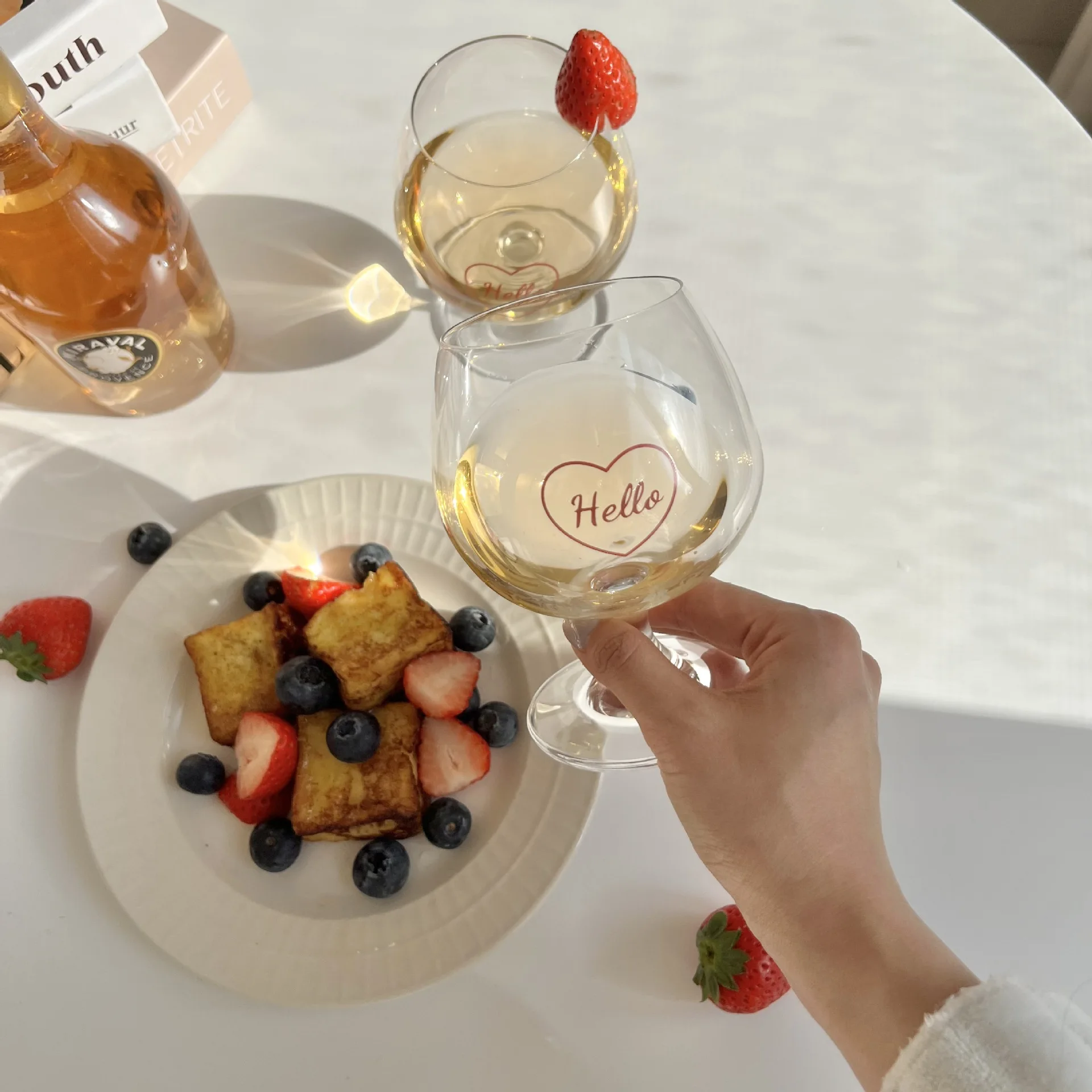 Love Heart Hello Glass Cup Crystal Low Footed Mug Luxury Footed Wine Glass Exquisite Milk Drink Glass for Home Romantic Gifting
