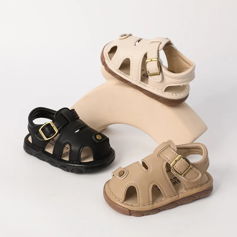 2026 Summer New Kids Sandals Cute Versatile Girl's Squeaking Shoes Simple Lightwe Child Beach Shoe Anti Slip Baby First Walkers
