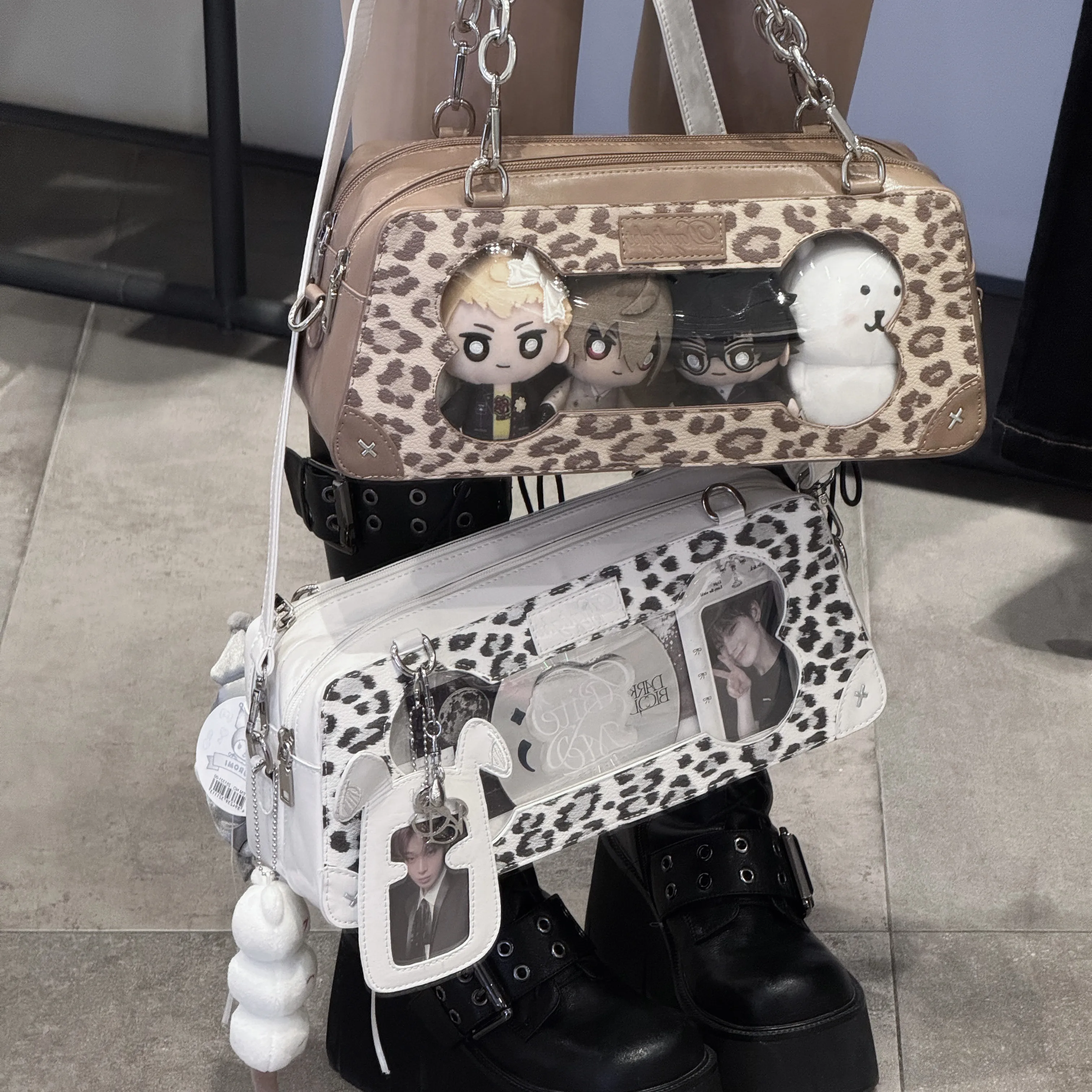 Japanese Original Wang Wang Snow Cake Pain Shoulder Bag Female Cartoon Dog Two-dimensional Comic Show Baguette Pain Ltabag Women