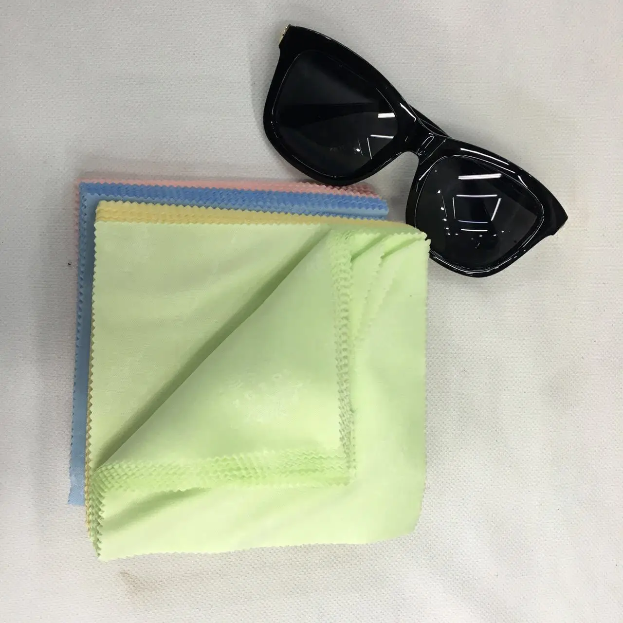 50 Stück/100 Stück/Set, zufällige Farbe, dicke Mikrofaser-Reinigungstücher, geeignet für Brillen, Handybildschirme, Gürtel usw.