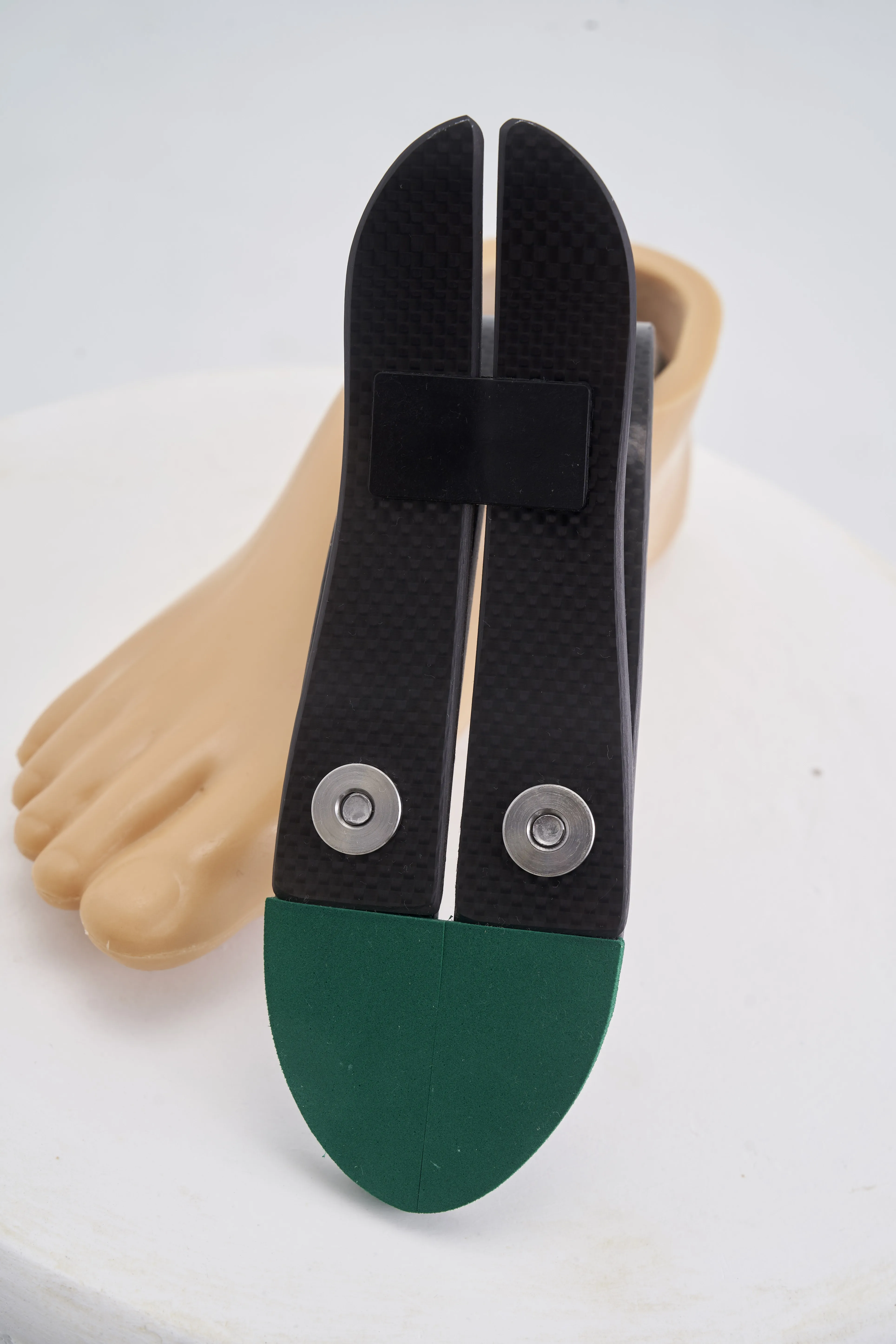 High-Tech Carbon Fiber Foot Plate High Ankle Split Finger Prosthetics Convenient Life Physical Therapy Equipment