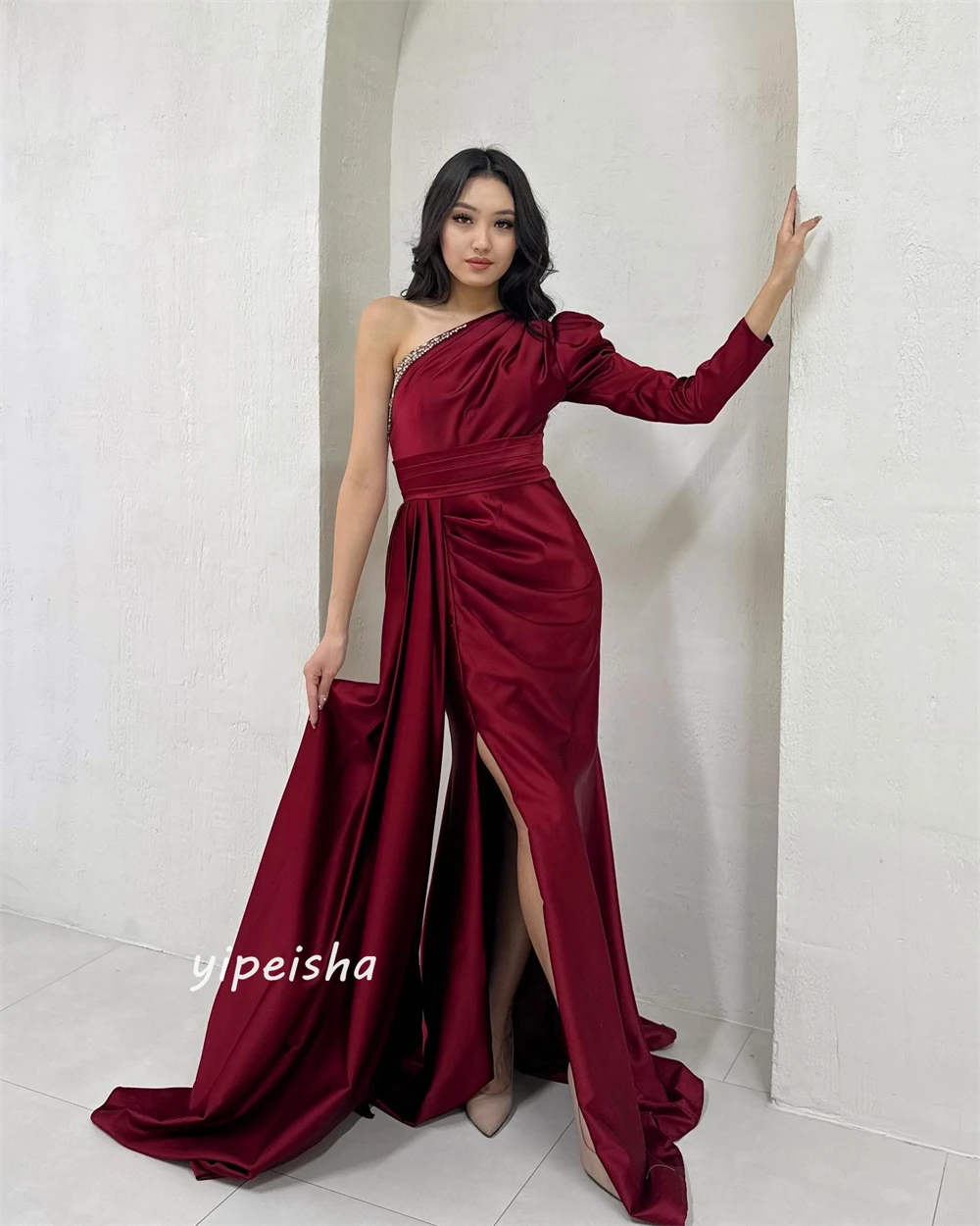 Yipeisha-Robes de soirée formelles en satin plissé perlé sirène à une initiative, robes sur mesure pour les occasions, classique exquis