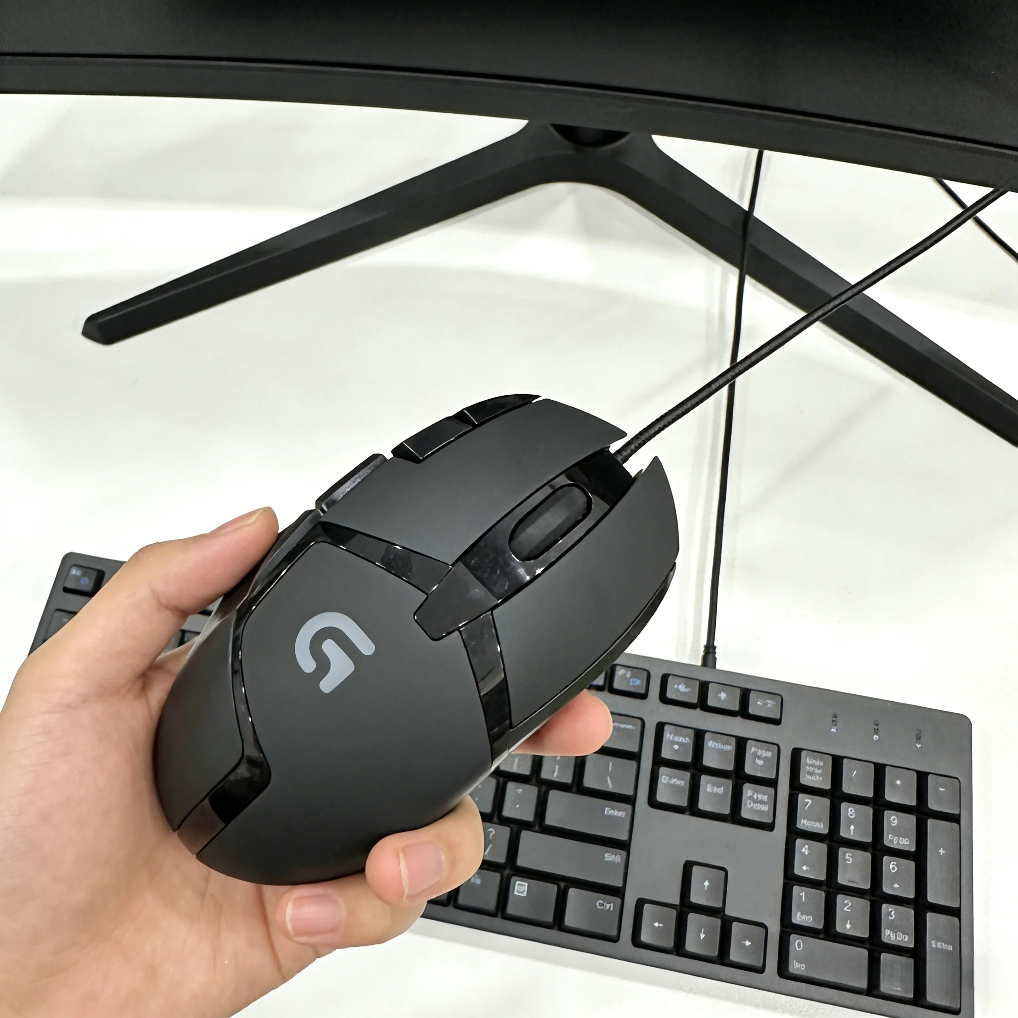 Logitech G402 Wired…