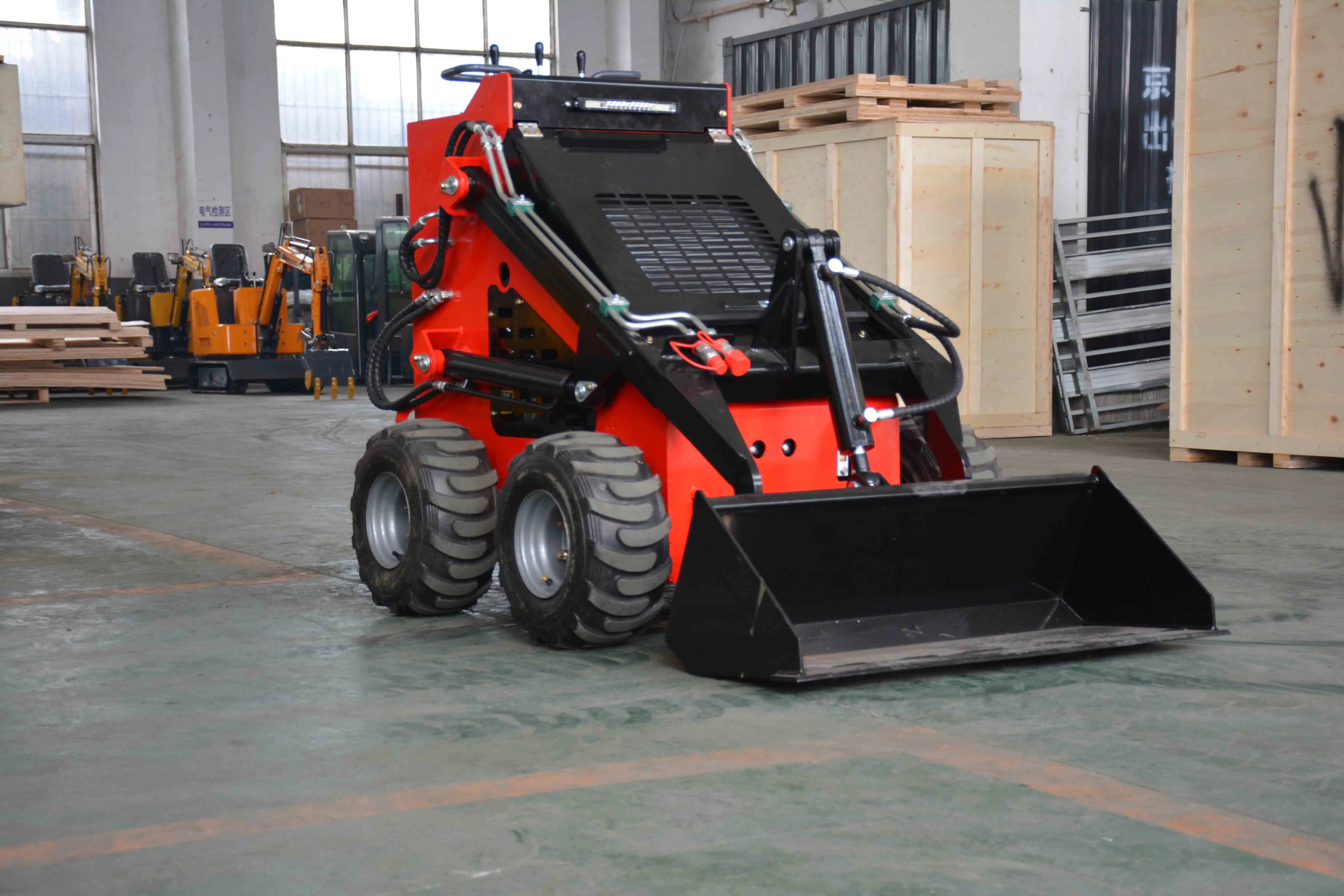 تخصيص 1 طن جرافة انزلاقية ذات جرافة صغيرة رافعة عجل تستخدم للعمل في الأراضي الزراعية المنزلية ومجرفة البناء AST