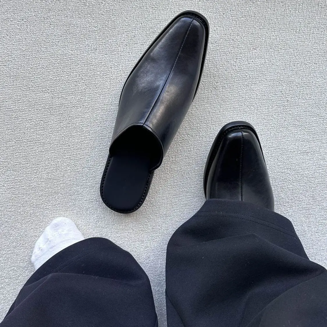 business-casual-breathable-summer-slip-on-shoes-pointed-toe-flat-heel-leather-sandals-comfortable-synthetic-leather-inner