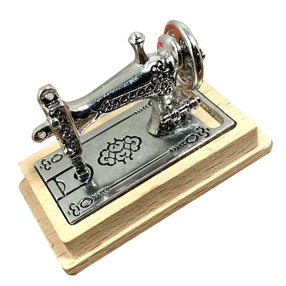 

Миниатюрная швейная машинка для декора кукольного домика, деревянная, из сплава, миниатюрная мебель, украшение, аксессуар для DIY декора мини-дома, реквизит для фото