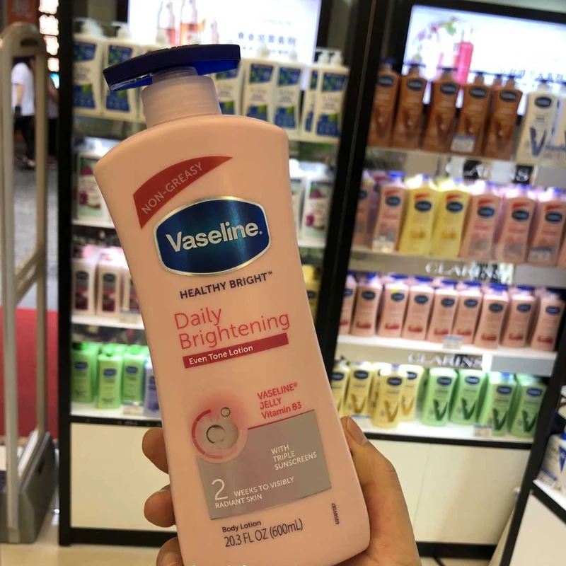 Vaseline Body Lotion 600ml Moisturizing, Deep Repairing, Efficient Moisture Locking and Brightening Skin Tone