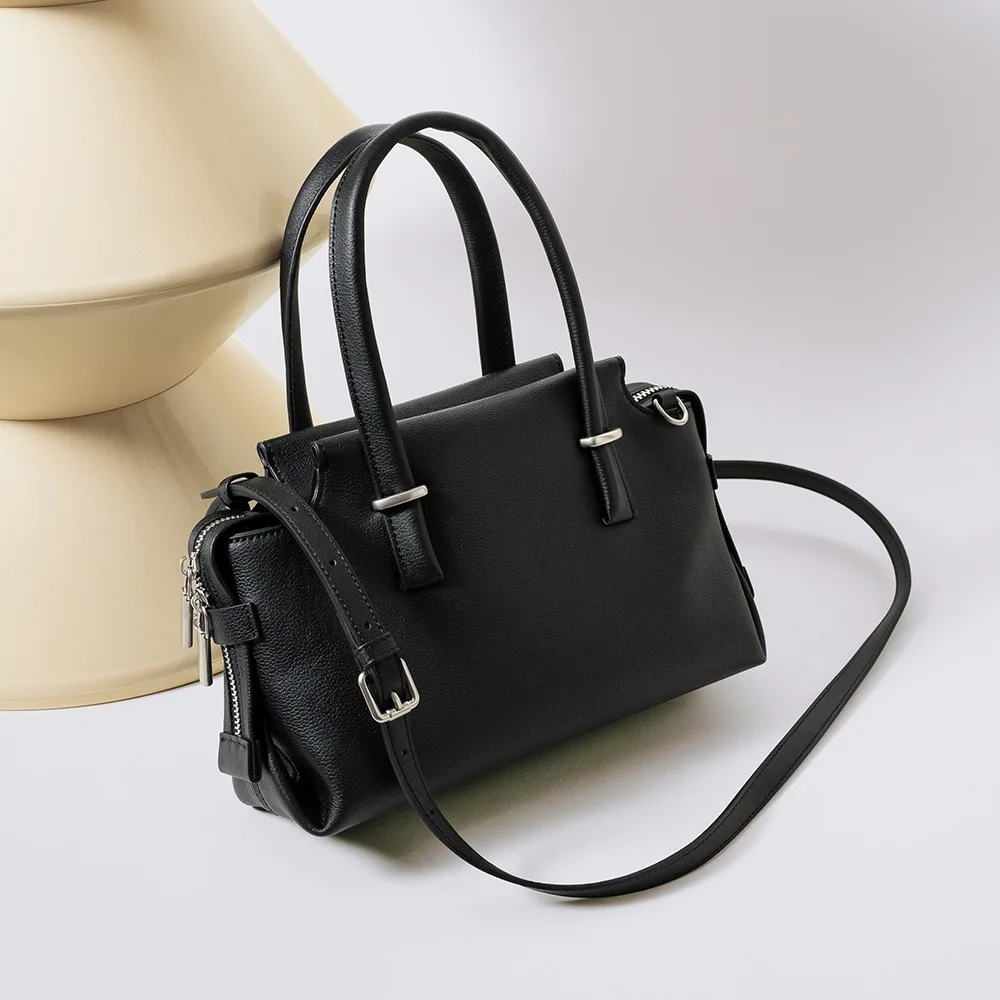 

New Leather Women's Handbags Versatile Niche Design High Fashion Simple Daily Casual Relaxation Durable and Unique Retro